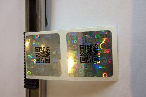 Hologramos biztonsági címke egyedi nyomattal
